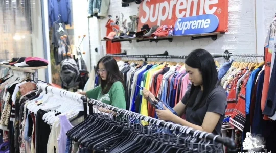 シーナカリン鉄道市場_タラートロットファイシーナカリン