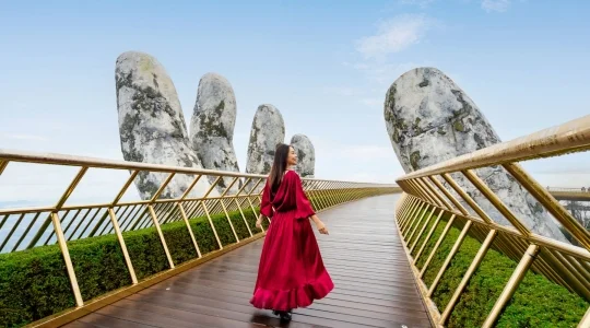 【ダナン発着】ゴールデンブリッジ・バーナーヒルズ＋世界遺産・ホイアンナイト散策