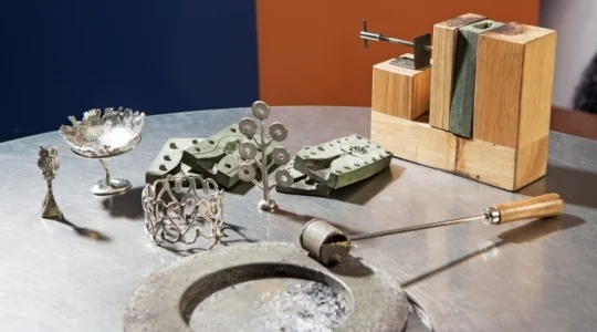 アクセサリー・キーホルダー製作　王室御用達ロイヤルセランゴール・ワークショップ