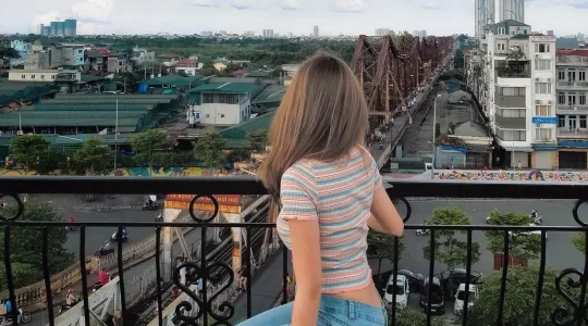 ロンビエン橋を望む映えカフェ_セレインカフェ