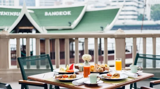 ホテルブッフェ｜5つ星ホテル ザ・ペニンシュラ｜贅沢朝食ブッフェ or ディナービュッフェ｜ミールクーポン