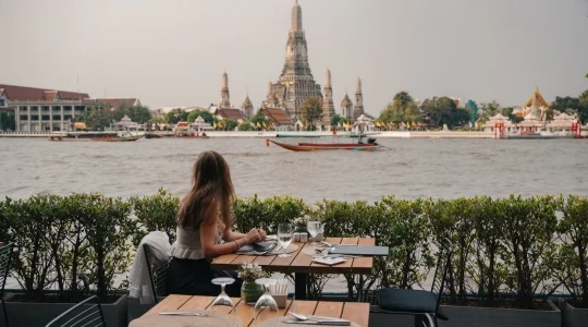 【バンコク朝食 サラ ラタナコーシン】4つ星ブティックホテル ｜ワット・アルンを眺めながら楽しむ!! タイの食文化を感じられる朝食セット｜ミールクーポン