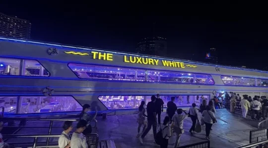 ラグジュアリーホワイト