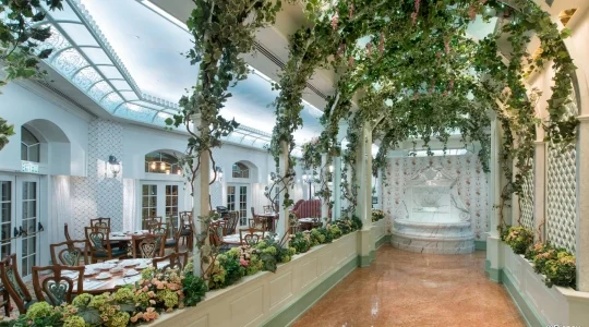 香港ディズニーランド・ホテル_エンチャンテッドガーデンレストラン