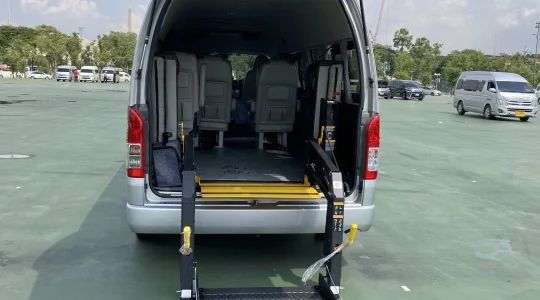電動車椅子対応車両_空港送迎
