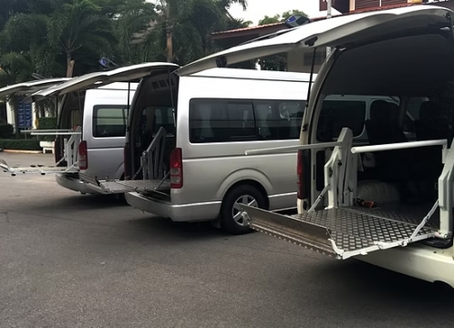 貸し切りチャーター_電動車椅子対応車両