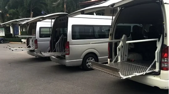 電動車椅子対応車両_空港送迎