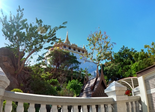 【午後半日】写真映え×絶景 人気急上昇のバンコ2大寺院 ～人気キャラクター装飾の「ワットパリワート」＆黄金の丘「ワットサケット」