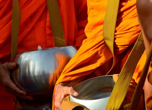 托鉢(たくはつ)