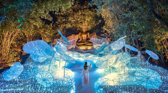 タイ伝統衣装フォト×イルミネーション