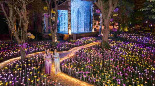 タイ伝統衣装フォト×イルミネーション