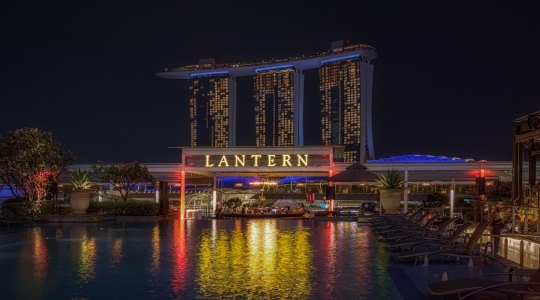 フラトンベイホテルのルーフトップバー_ランタン（Lantern）