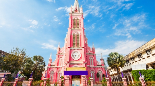 タンディン教会（観光名所ランキング1位）