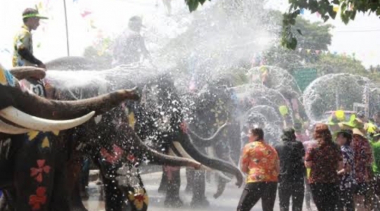 ソンクラーン_水かけ祭り