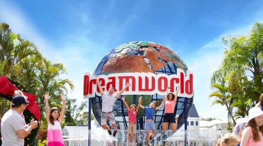 ゴールドコーストホテル⇔ドリームワールドワールド送迎/