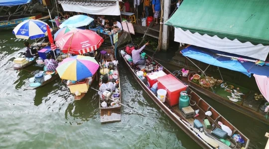 アンパワー水上マーケット + ホタル観賞ナイトクルーズ