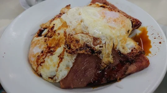 チャーシューご飯（HKG)