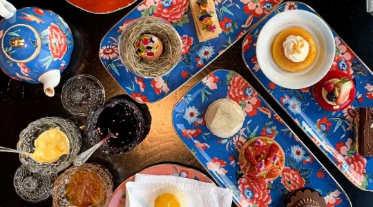 アフタヌーンティー体験｜カペラ バンコク｜世界No.1ホテルブランドに輝いた憧れのリバーサイドホテル