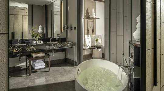 デラックスルーム_コートヤードビュー＿バスルーム