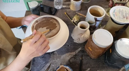 ソンべ焼き絵付け体験