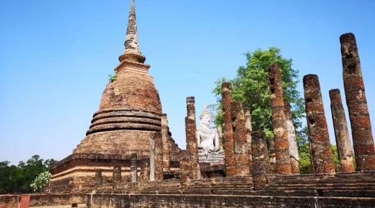 【スコータイ＆シーサッチャナライ】ユネスコ世界遺産「2大遺跡」を巡る 日帰りの旅