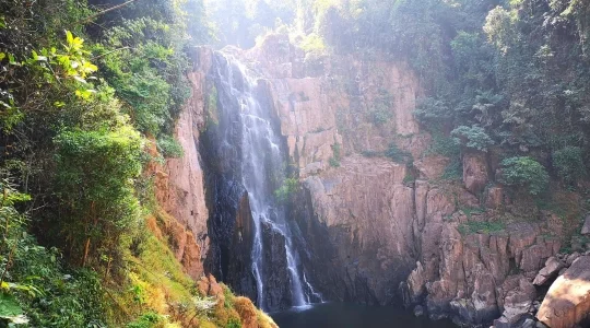 へウナロック滝