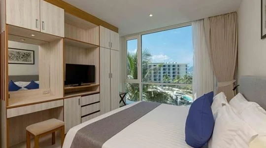 1_Bedroom_family_Suite_balcony