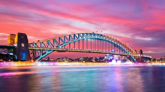 VIVID シドニーハーバークルーズ 2025