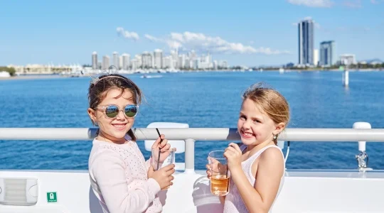 シーワールドクルーズ 贅沢ビュッフェランチクルーズ