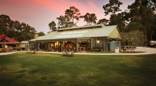 ゴールドコーストホテル⇔ パラダイスカントリー混載車送迎