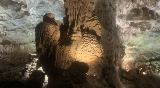 世界遺産フォンニャケバン国立公園観光