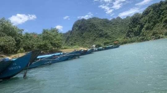 世界遺産フォンニャケバン国立公園観光