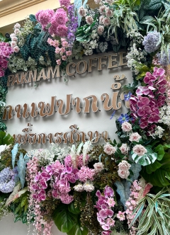 ワットパクナムのカフェ