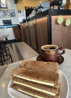 ブラックコーヒーは深いビター