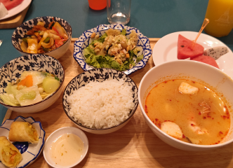 ボリュームあります。、辛くないです。有料で、お酒飲めます