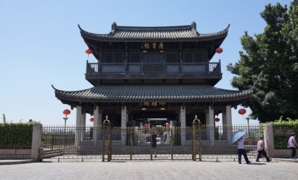 華僑の故郷を食べ歩き、潮州 日帰り1日ツアー＜終日/高速鉄道/専用車/軽食/日本語ガイド＞