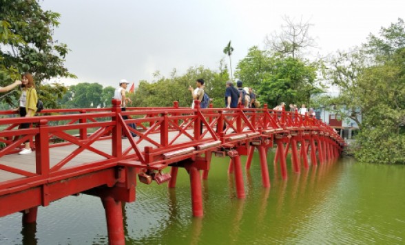 【ハノイ】市内観光 + 陶器で有名なバッチャン村を巡るツアー