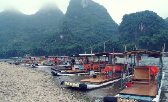 一生に一度は見ておきたい絶景、世界自然遺産・桂林ハイライト漓江下りツアー＜午後/現地発着/昼食付き/日本語ガイド＞