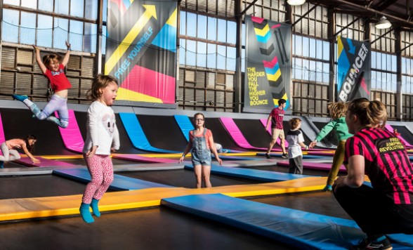 皆様のお声にお応えして再発売！！大人気の室内トランポリンパーク 入場チケット　BOUNCE INC Thailand＜入場クーポン＞