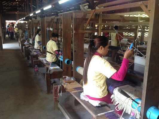 シルクファームを見学