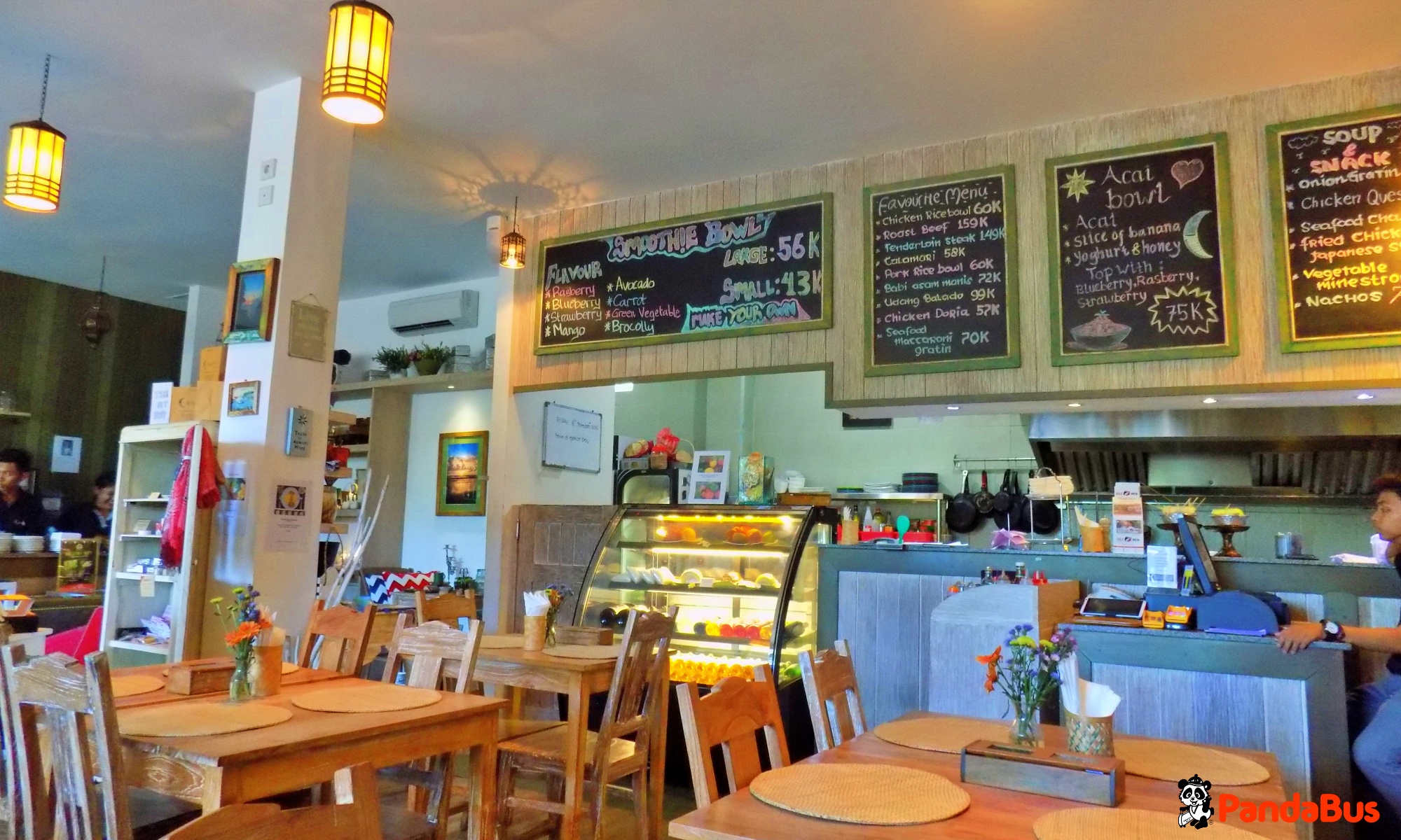 「カフェムーンライト」にてアフタヌーンティ 現地にてパンケーキとスムージーをそれぞれお選びください。