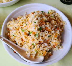 指定レストランにて昼食