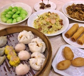 市内飲茶レストランでの昼食