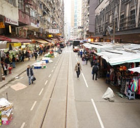 ローカルマーケット「春映街」を散策