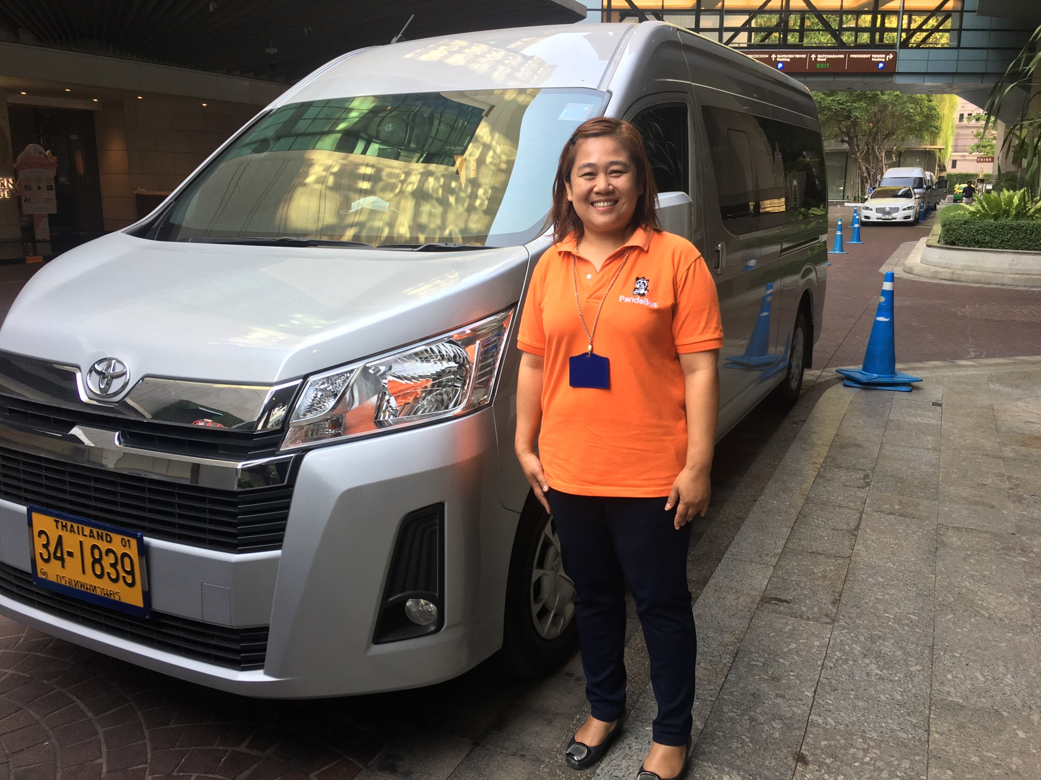 06:15～07:10の間に各ホテルにお迎えにまいります。