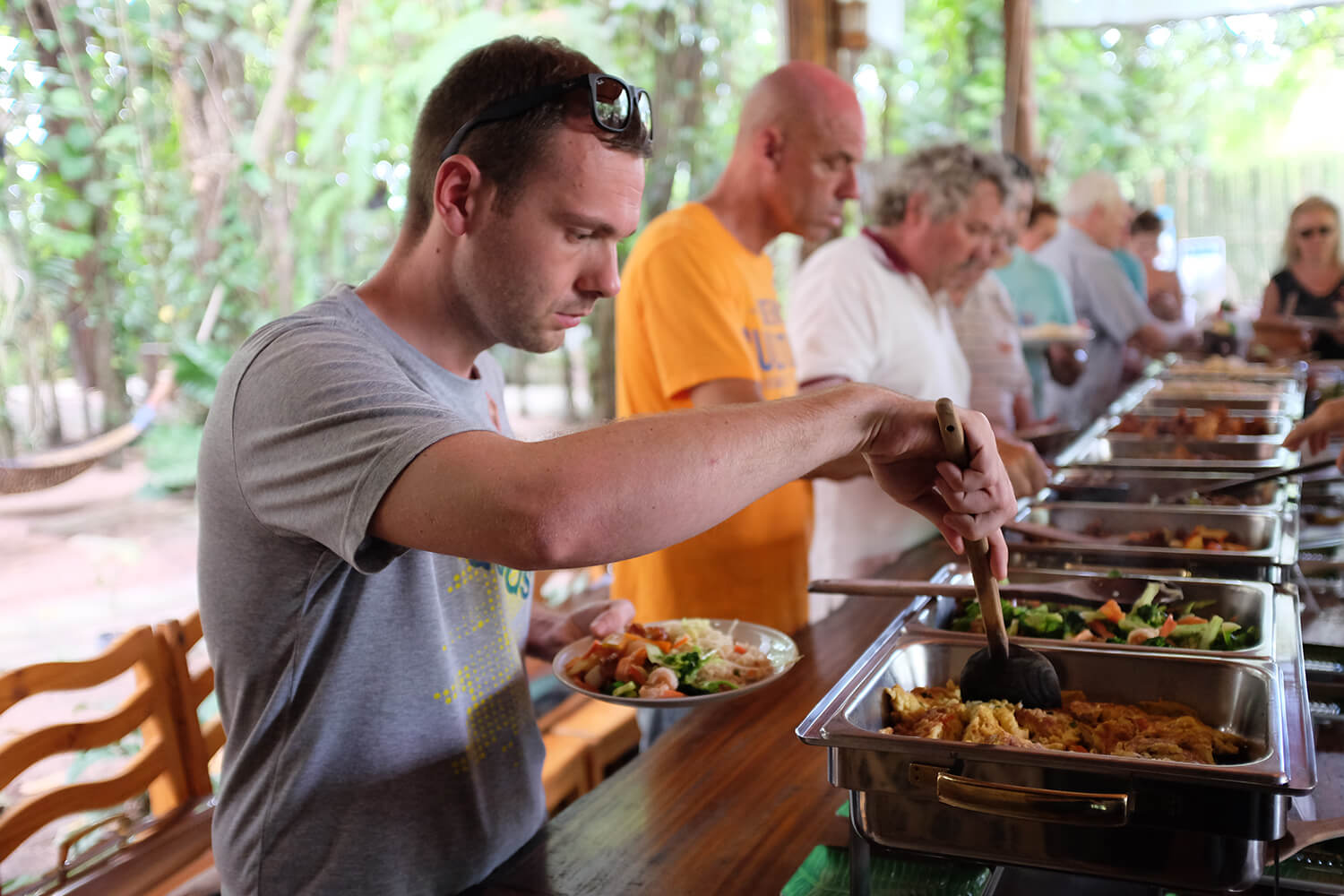 昼食(インターナショナル・ビュッフェ)