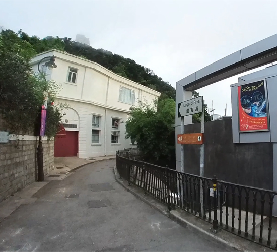 歴史のあるモーニングトレイルコースより、サークルウォーク開始！