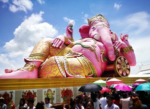 ワットサマーンラッタナラーム（ピンクガネーシャ）到着・自由行動