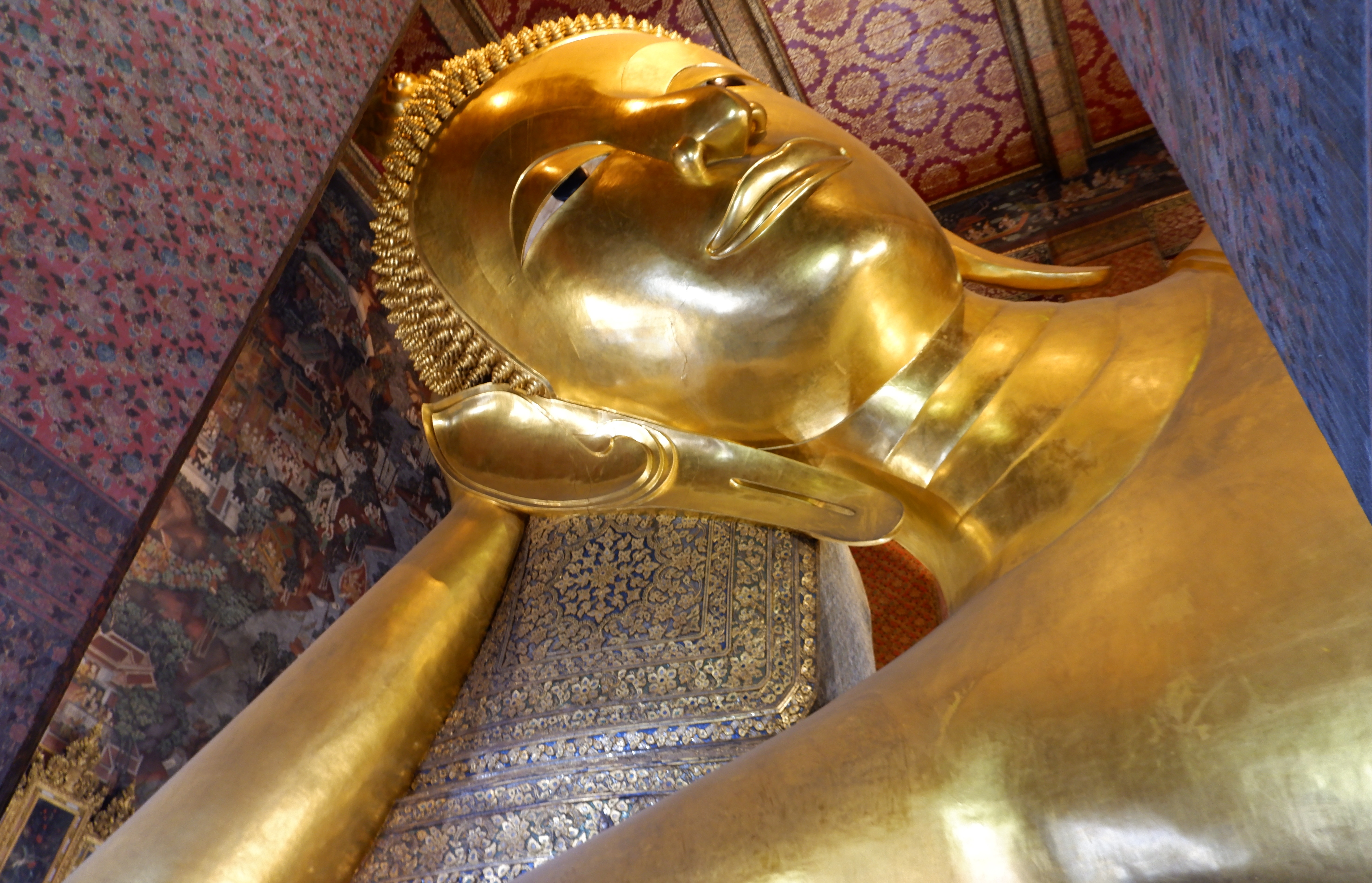 巨大な寝釈迦仏で有名な「ワットポー(涅槃寺院)」※入場料 300THB 当日払い
