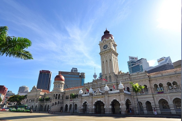 国立モスクと独立広場